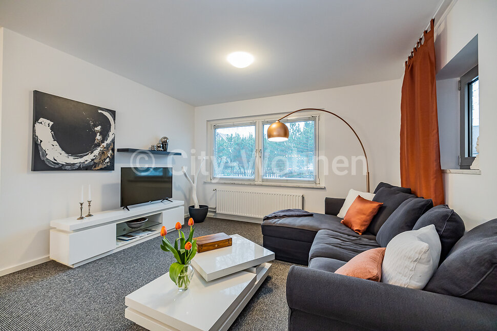 furnished apartement for rent in Hamburg Niendorf/Garstedter Weg.  living & dining