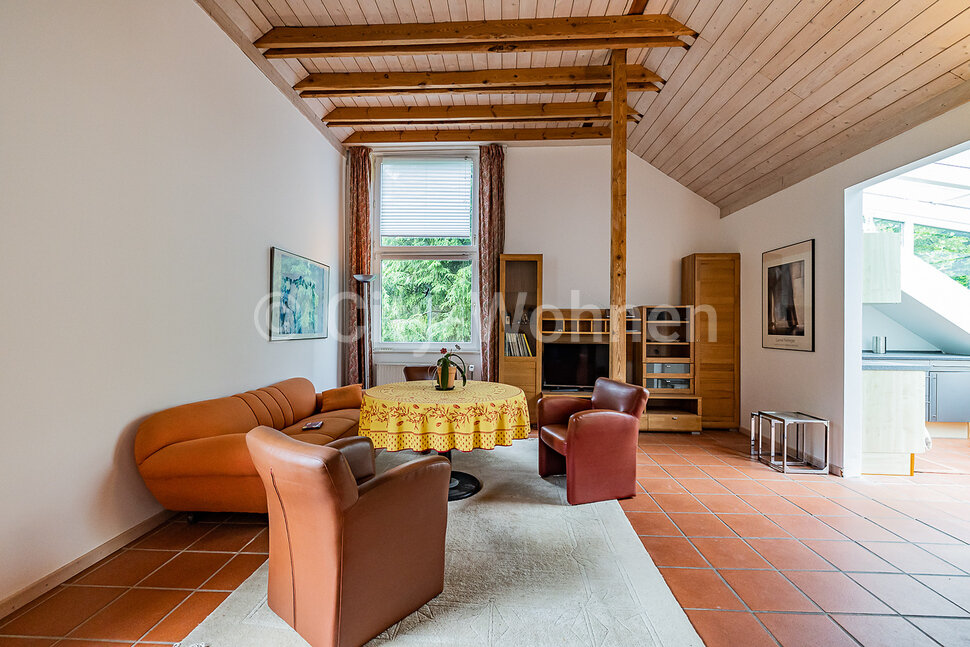 furnished apartement for rent in Hamburg Volksdorf/Volksdorfer Damm.  living & dining