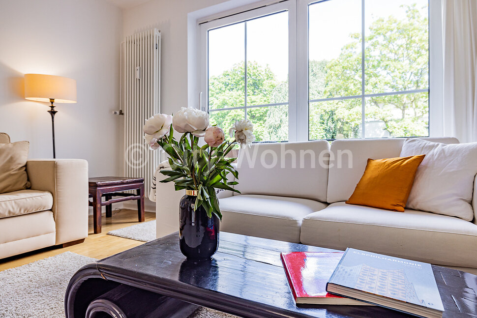 furnished apartement for rent in Hamburg Uhlenhorst/Herbert-Weichmann-Str..  living room