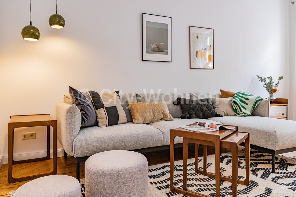 furnished apartement for rent in Hamburg St. Pauli/Paulinenplatz.  living & dining