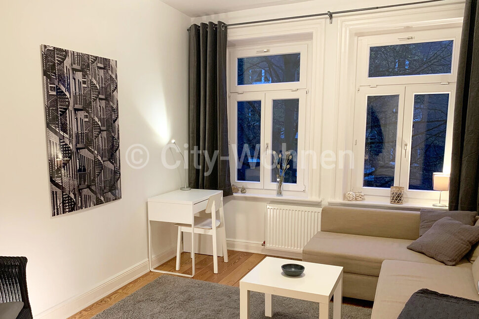 moeblierte Wohnung mieten in Hamburg Winterhude/Gottschedstr.. Wohnzimmer