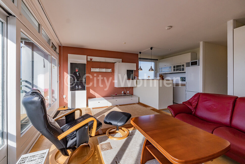 Voll möbliertes 1 ZimmerApartment in HamburgOsdorf mit Balkon City