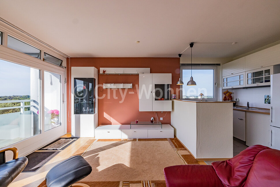 Voll möbliertes 1 ZimmerApartment in HamburgOsdorf mit Balkon City