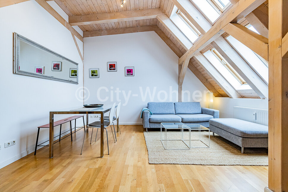 furnished apartement for rent in Hamburg Eimsbüttel/Bellealliancestraße.  living & dining