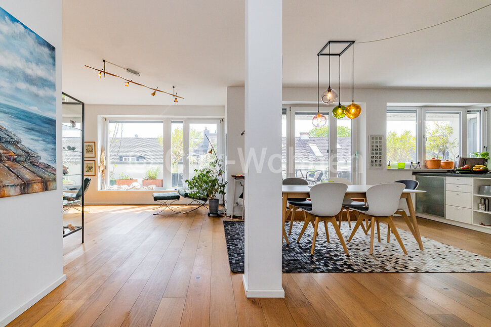 Freundlich eingerichtete 3Zimmer Wohnung mit zwei Dachterrassen in HamburgOttensen City