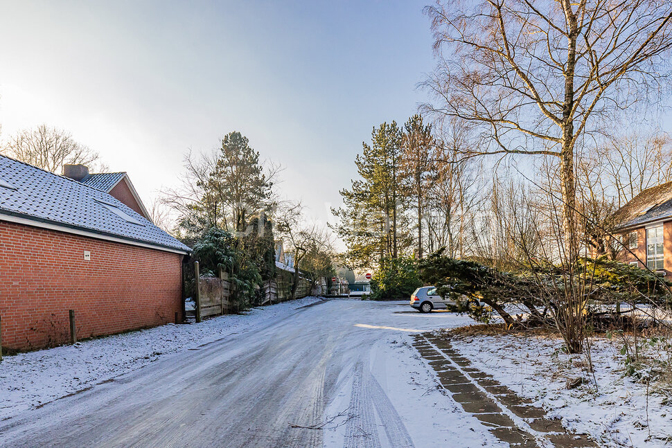 Cozy 2room attic apartment with parking space in HamburgVolksdorf