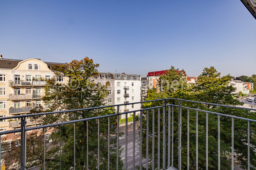 Moderne, gut ausgestattete 1Zimmer Wohnung mit Balkon und Fahrstuhl in