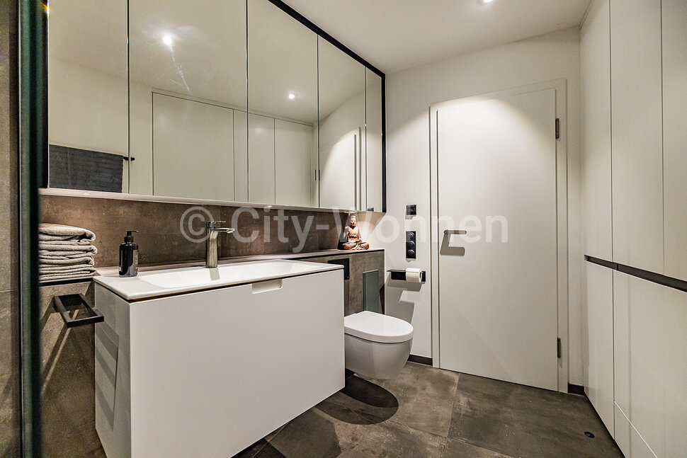 Schick eingerichtete 3-Zimmer-Wohnung mit Loggia und Parkplatz in ...