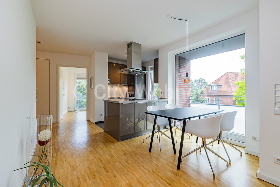 Modern equipped apartment with sunny balcony and garage parking space