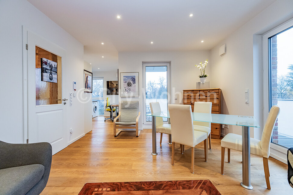 Sunny Furnished 2 Room Apartment With Roof Terrace Balcony And Photo Inspiration