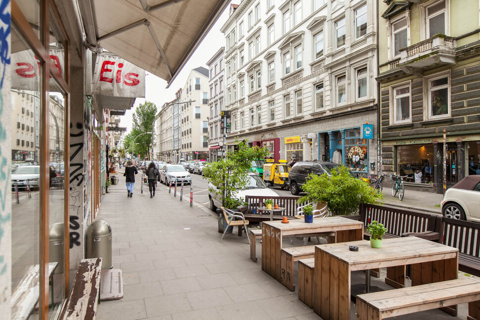 Trendige Straße im bunten und beliebten Stadtteil Hamburg-Karolinenviertel - Möblierte Wohnungen von City-Wohnen