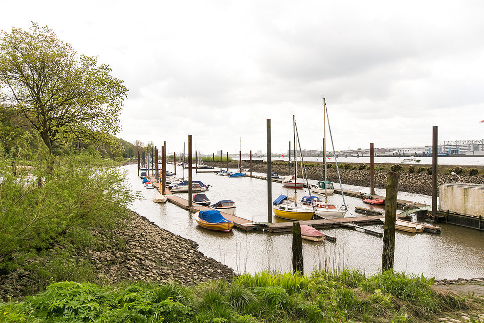 Living on the Elbe in the noble district of Hamburg-Blankenese - Furnished apartments by City-Wohnen