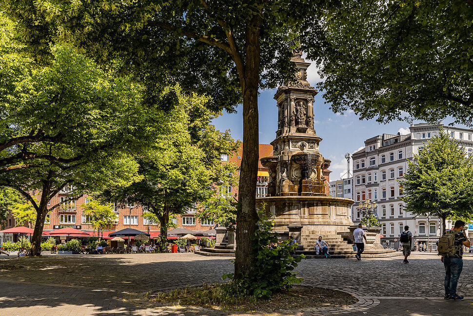 Der Hansaplatz im bunten, beliebten Stadtteil Hamburg-St.Georg - Möblierte Wohnungen von City-Wohnen