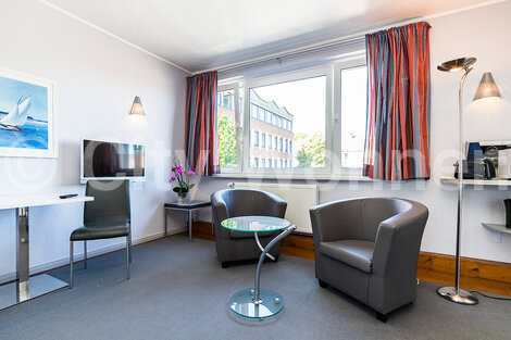 furnished apartement for rent in Hamburg Hohenfelde/Wandsbeker Stieg. living & sleeping
