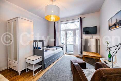 furnished apartement for rent in Hamburg Fuhlsbüttel/Heschredder. living & sleeping