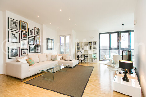 furnished apartement for rent in Hamburg Winterhude/Barmbeker Straße. living & dining