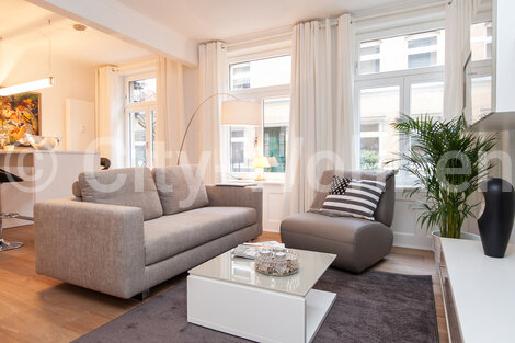 moeblierte Wohnung mieten in Hamburg Rotherbaum/Rothenbaumchaussee. Wohnzimmer