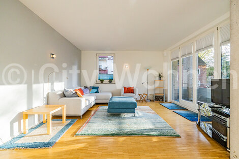 furnished apartement for rent in Hamburg Eimsbüttel/Sillemstraße. living & sleeping