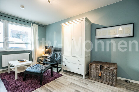 furnished apartement for rent in Hamburg Stellingen/Kieler Straße. living & sleeping