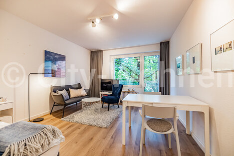 furnished apartement for rent in Hamburg Eilbek/Eilbeker Weg. living & dining