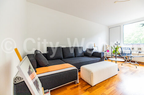 moeblierte Wohnung mieten in Hamburg Hummelsbüttel/Reinckeweg. Wohnzimmer