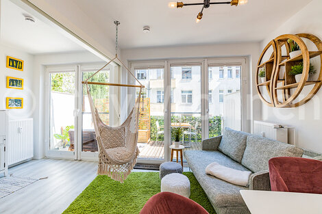 furnished apartement for rent in Hamburg Bahrenfeld/Langbehnstraße. living & dining