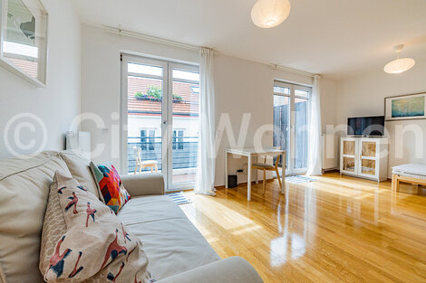 furnished apartement for rent in Hamburg Rotherbaum/Durchschnitt. living & sleeping