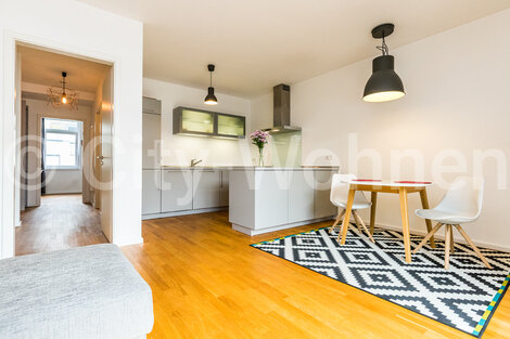 furnished apartement for rent in Hamburg Winterhude/Geibelstraße. living & dining