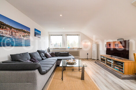 furnished apartement for rent in Hamburg Meiendorf/Islandstraße. living & dining