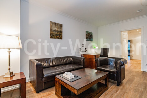 furnished apartement for rent in Hamburg Jenfeld/Singelmannsweg. living & dining