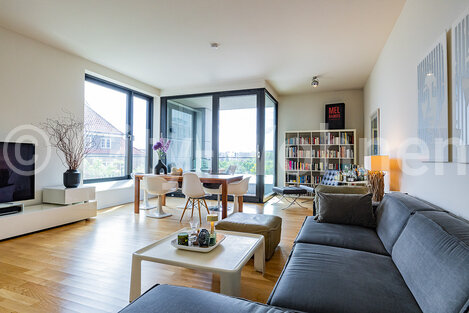 furnished apartement for rent in Hamburg Hafencity/Poggenmühle. living & dining
