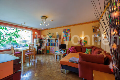 furnished apartement for rent in Hamburg Eimsbüttel/Emilienstraße. living & dining