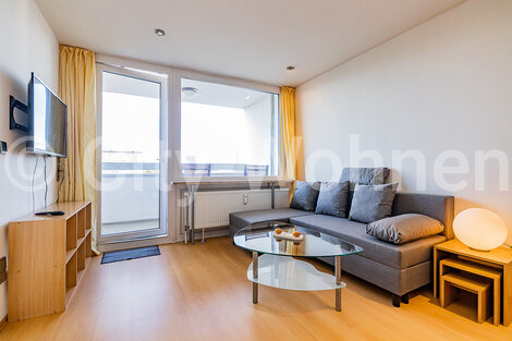 furnished apartement for rent in Hamburg St. Pauli/Reeperbahn. living & dining