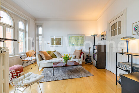 moeblierte Wohnung mieten in Hamburg Altona/Große Elbstraße.