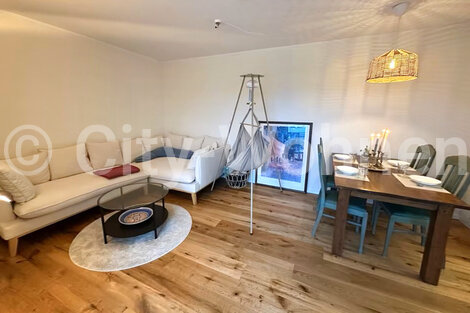 Alquilar apartamento amueblado en Hamburgo Uhlenhorst/Papenhuder Straße.