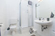 furnished apartement for rent in Hamburg Rotherbaum/Rothenbaumchaussee. bathroom 3 (small)