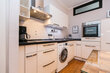 furnished apartement for rent in Hamburg Eimsbüttel/Lutterothstraße.  living & cooking 13 (small)