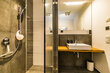 furnished apartement for rent in Hamburg Ottensen/Friedensallee. 2nd bathroom 7 (small)