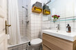 furnished apartement for rent in Hamburg Winterhude/Gertigstraße. bathroom 2 (small)