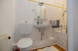 furnished apartement for rent in Hamburg Ottensen/Fischers Allee. bathroom 3 (small)
