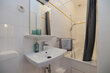 furnished apartement for rent in Hamburg Ottensen/Fischers Allee.  bathroom 4 (small)